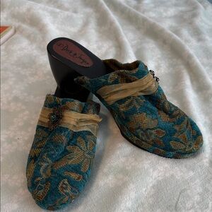 Chic Teal and Gold Women's Mules